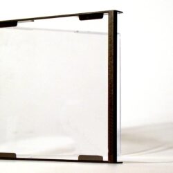 Ein leeres, offenes, transparentes CD Case