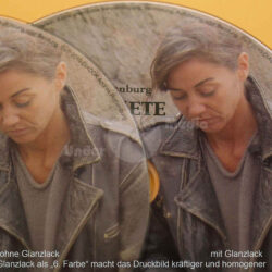 Vergleich zwischen Druck mit und ohne Glanzlack auf einer CD-Hülle