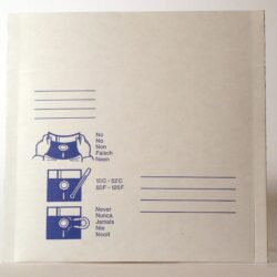 Illustration von Sicherheitsanweisungen auf einer Verpackung mit Text in mehreren Sprachen über Temperatur- und Handhabungshinweise.