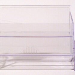 Transparenter Behälter mit Deckel, ideal für die Aufbewahrung von kleinen Gegenständen.