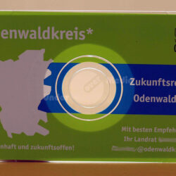 Visitenkarten-CD mit dem Titel „Zukunftsregion Odenwaldkreis“ und Kontaktinformationen des Landrats.